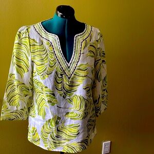 Beautiful llenen shirt with embroidery details around the neck line